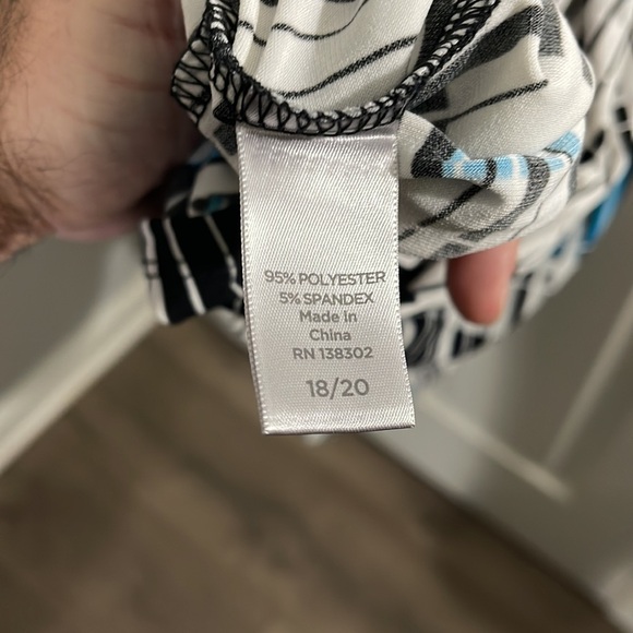 Avenue Women's Geometric Dress with Hidden pockets, Size 20 - Picture 9 of 10